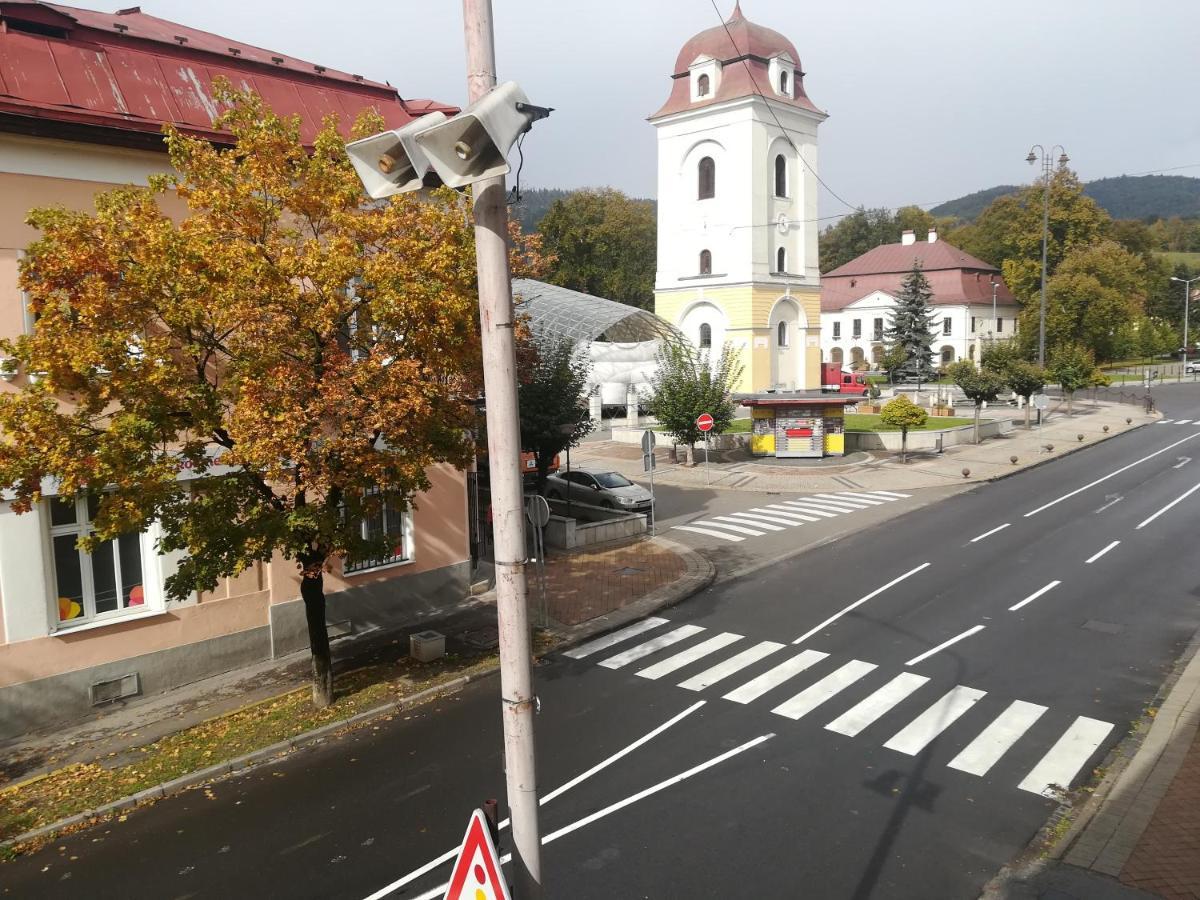 Penzion Marina Pri Slovenskej Restauracii Brezno Exteriör bild