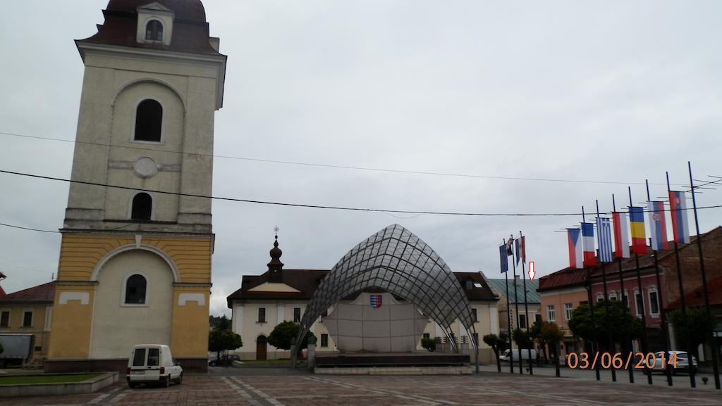 Penzion Marina Pri Slovenskej Restauracii Brezno Rum bild