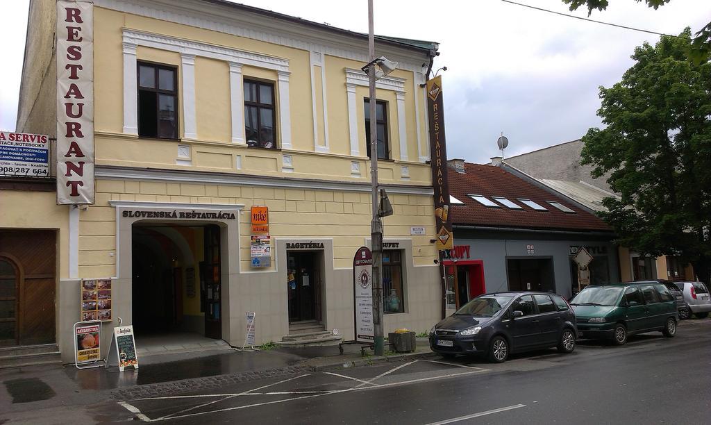 Penzion Marina Pri Slovenskej Restauracii Brezno Rum bild
