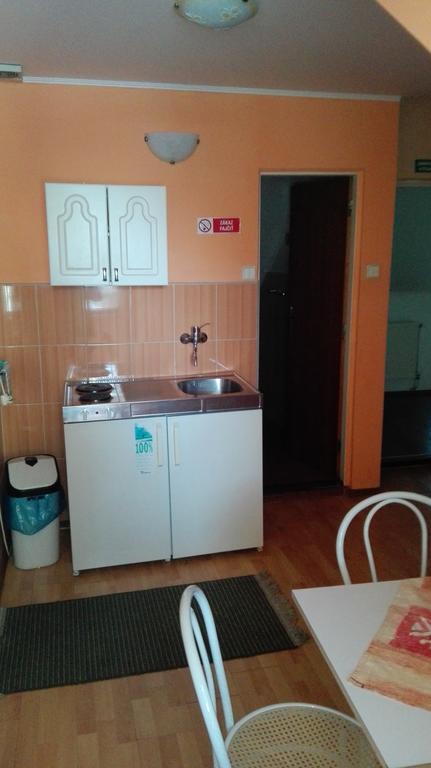 Penzion Marina Pri Slovenskej Restauracii Brezno Exteriör bild